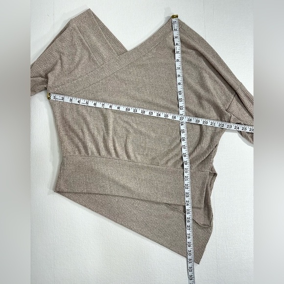 Stella & Dot asymmetrical v neck sweater size S - Picture 7 of 9